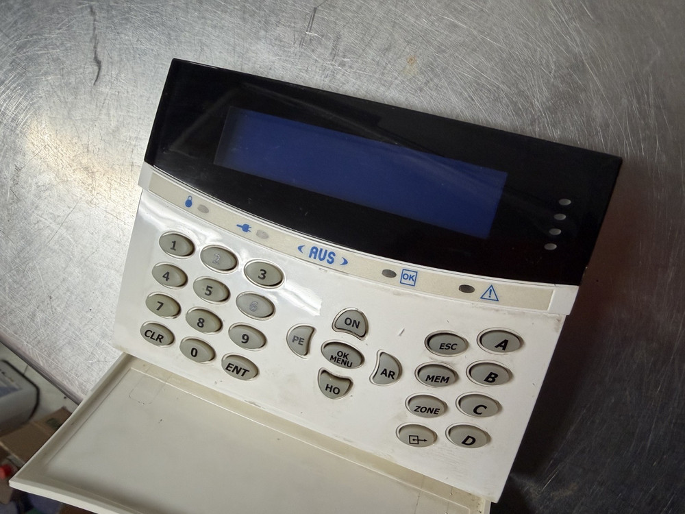 ADVANCE 88 AVS ELECTRONICS ANTI-THEFT CONTROL PANEL Complete: detail in description