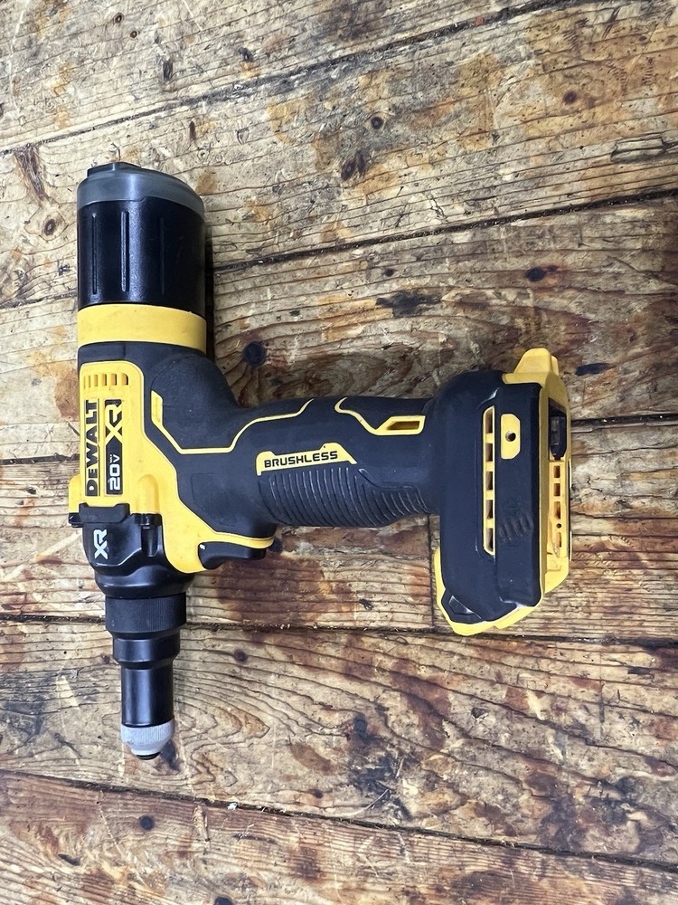 dewalt DCF403 Rivet Tool Set