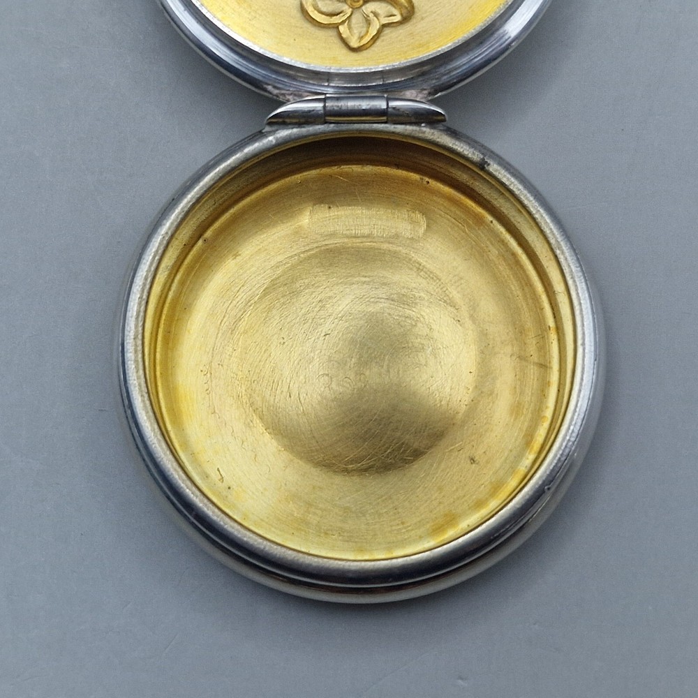 Superb Solid Silver Snuff/Pill Box by Carr's of Sheffield Ltd Sheffield 1994