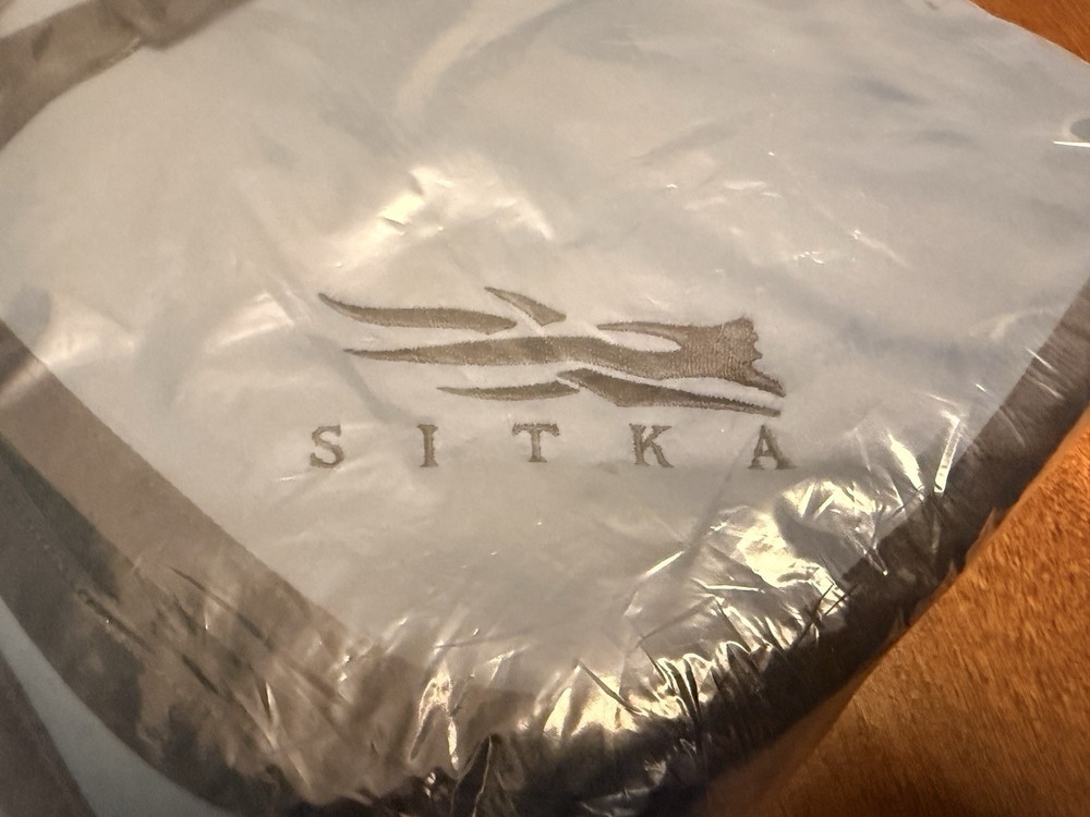 Sitka Wind stopper Blanket Storm Blue - NWT