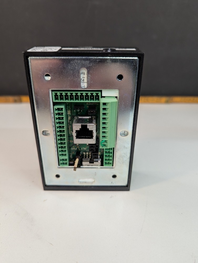 HID® EDGE™ EDGEPlus Solo ES400 82000BKE IP-based Controller