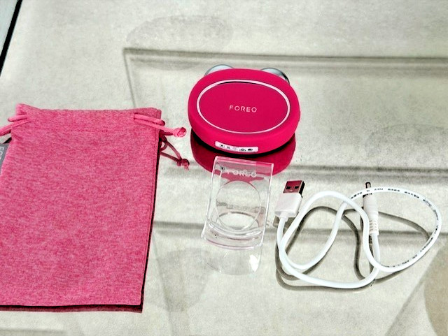 Foreo Bear Smart Microcurrent Facial Toning Device Fushia
