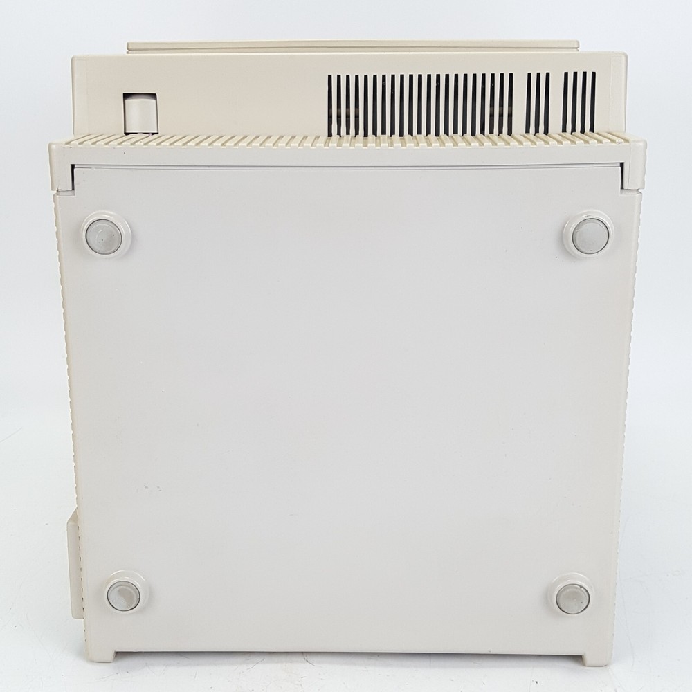 Apple, Macintosh SE M5010 computer with Keyboard, Grapler 9 Pin & Bag