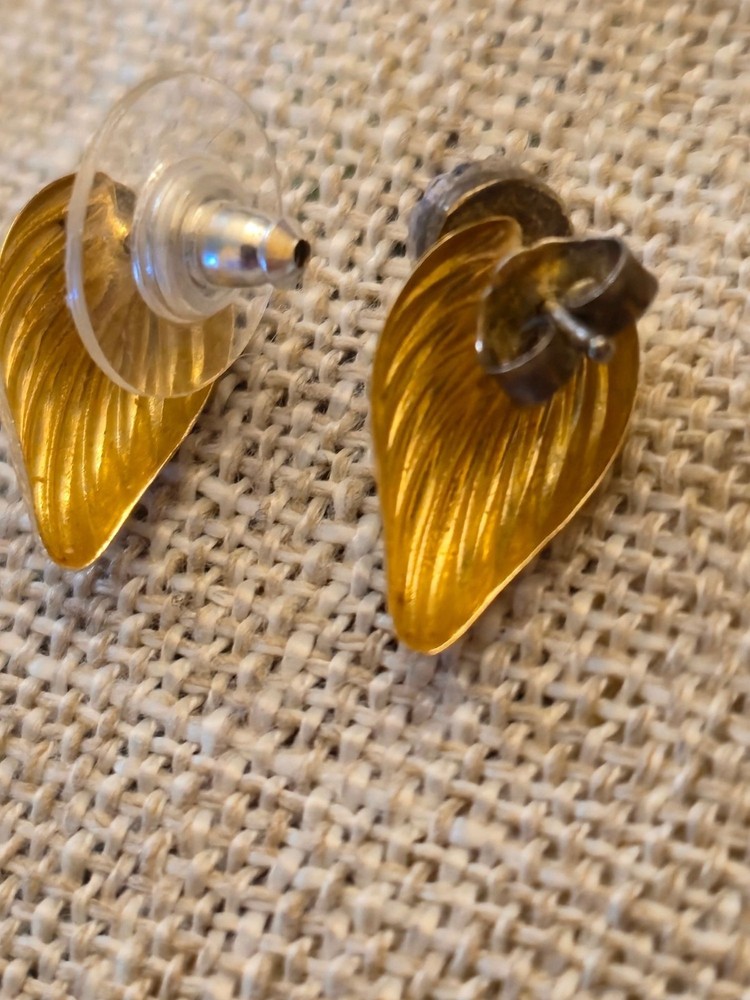 Vintage Gold-Tone Opal Stud Earrings With Leaf Design
