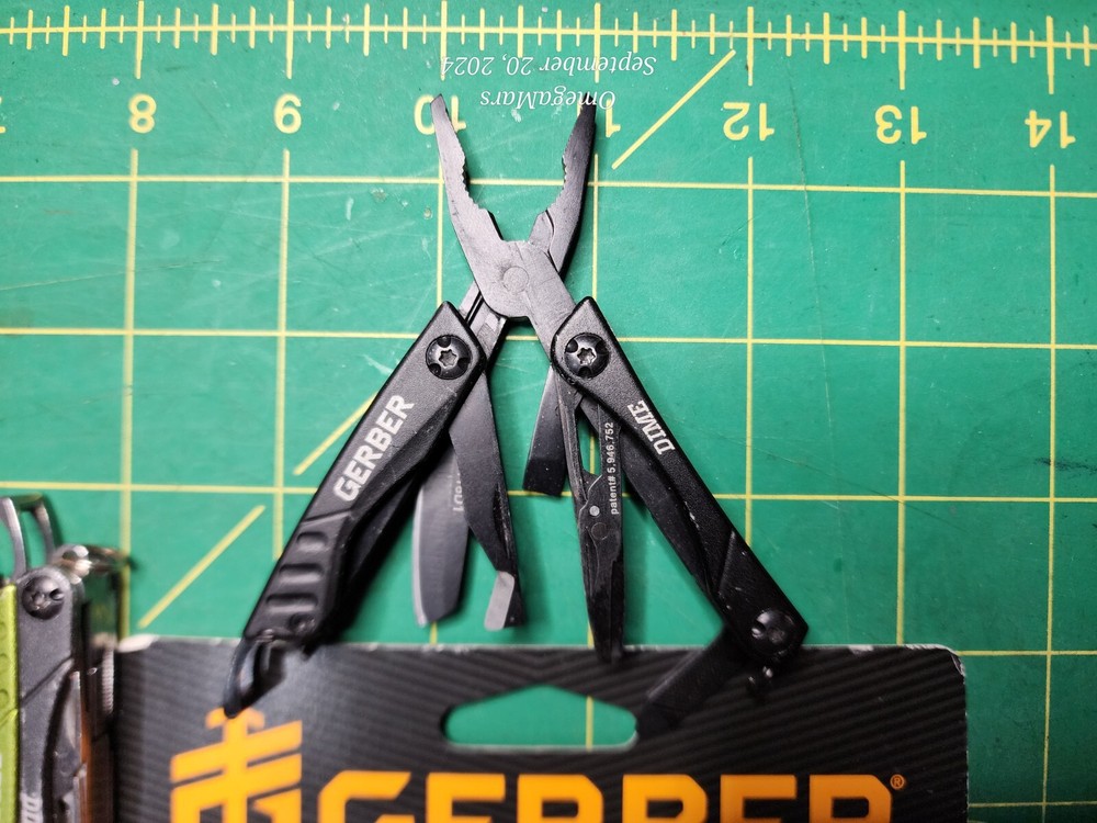 Gerber Dime multi tool x1 good-great conditions, READ the description please.