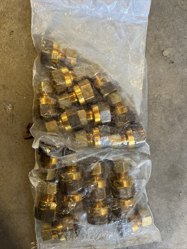 20  ProFlo PFXFCUCDN Brass 3/8" OD Compression x 1/2" FIP LF Compression Adapter
