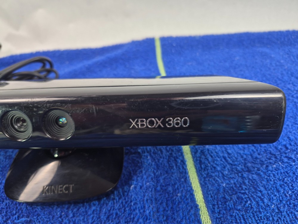 Microsoft 1414 Xbox 360 Kinect Sensor Bar camera Only - Black used