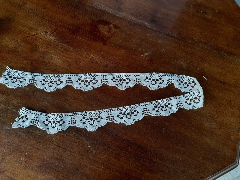 VINTAGE crochet strip