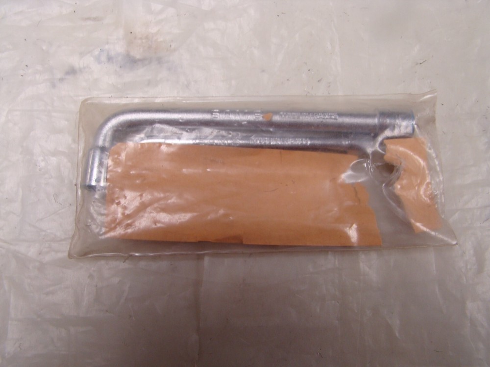 SAM UNIVERSAL WRENCHES #888