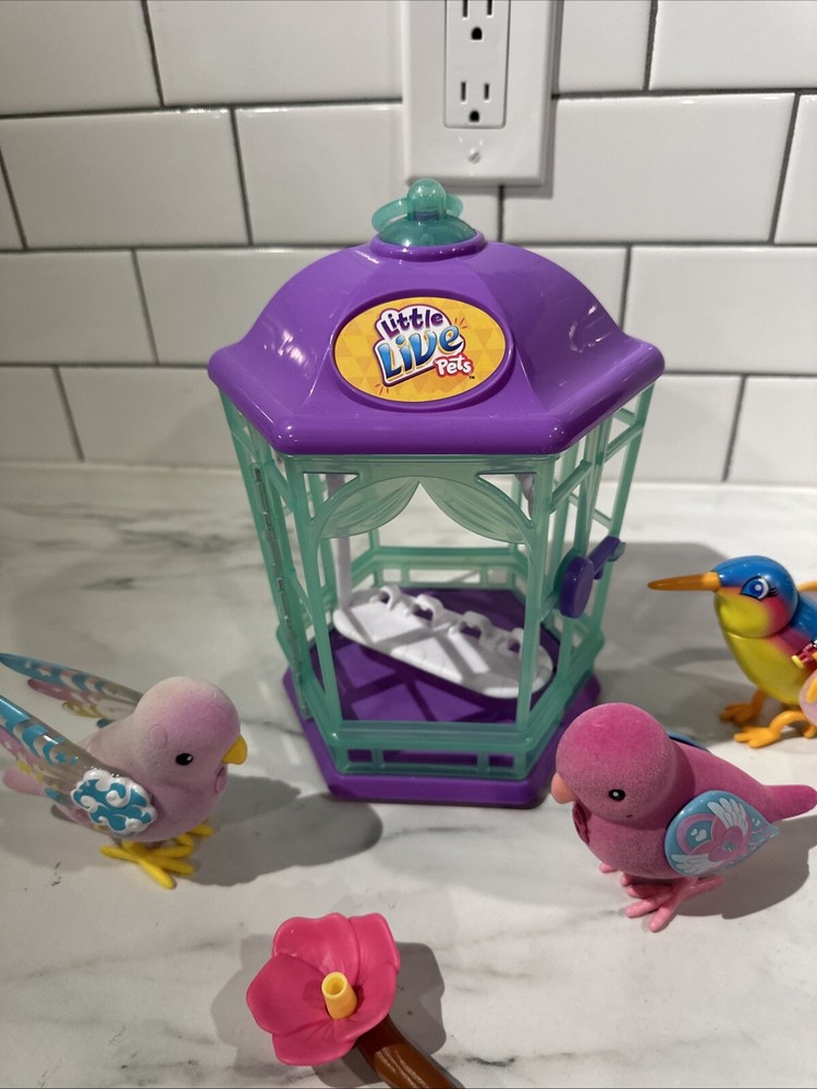Little Live Pets 3 Lil’ Birds & Cage