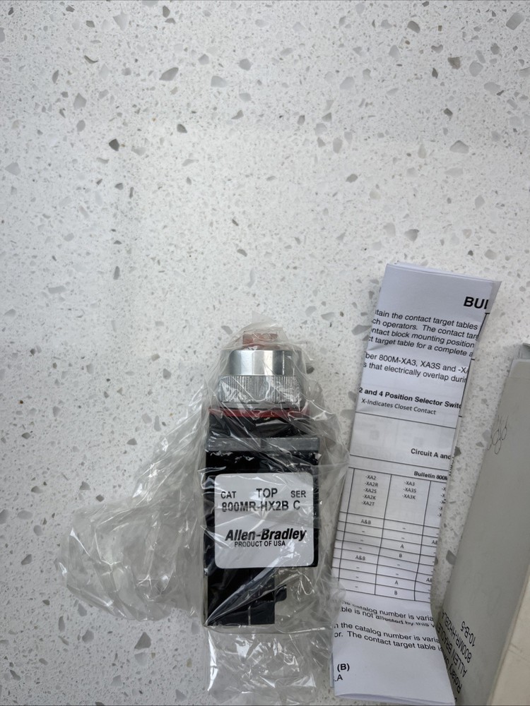NEW ALLEN BRADLEY SELECTOR SWITCH 800MR-HH2BLA