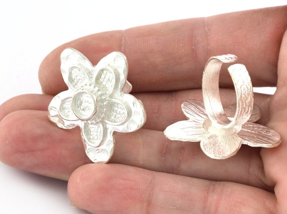 Daisy Flower Ring ,Adjustable,Round Blank Bezel Setting-Shiny Silver Plated 5351