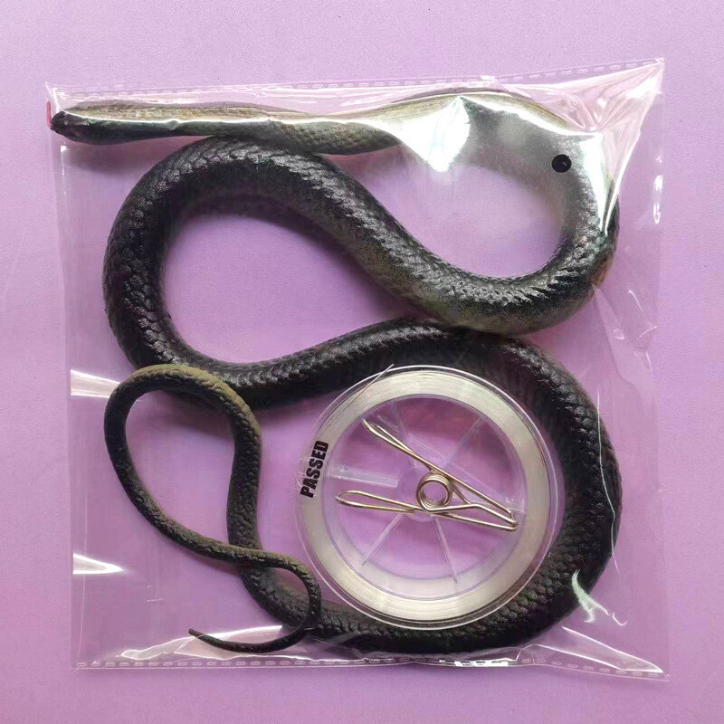 Hilarious Snake Prank With String & Clip - Perfect For Golfers Endless Laughter