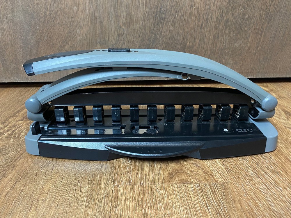 Staples ARC 11-Hole Desktop Paper Punch for DiscBound Notebook System