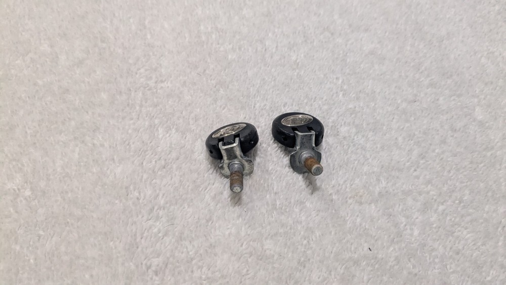 Drake Binding Flad Screws