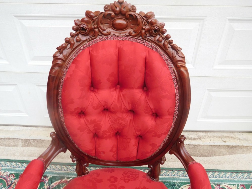 FANCY VICTORIAN PRUDENT MALLARD TABLE & CHAIRS