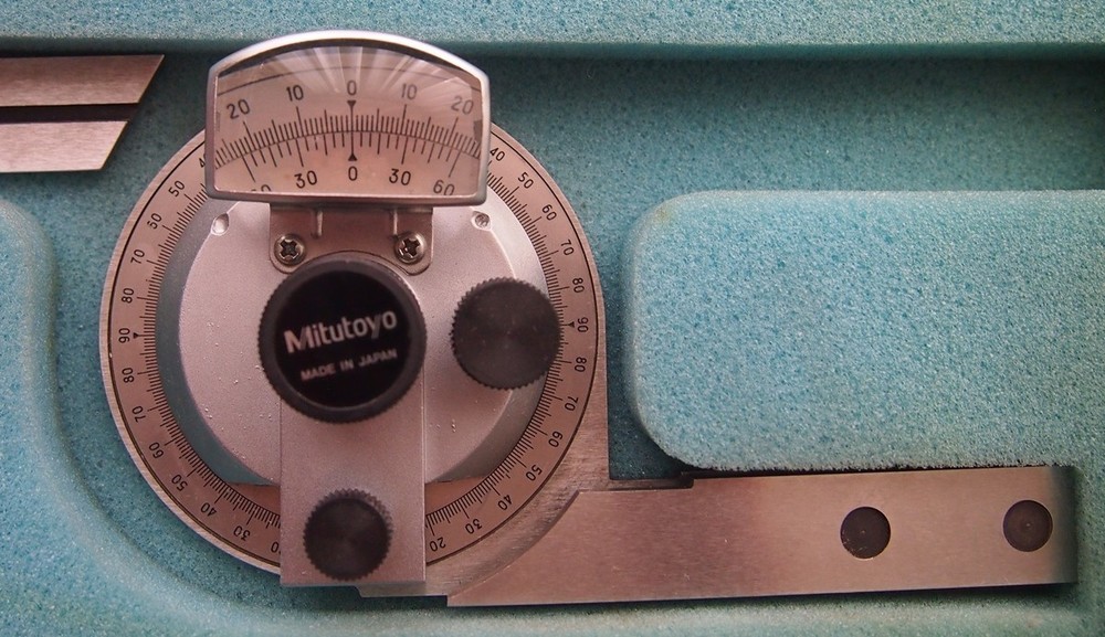 Mitutoyo 187-907 Universal Bevel Protractor 150mm Blade