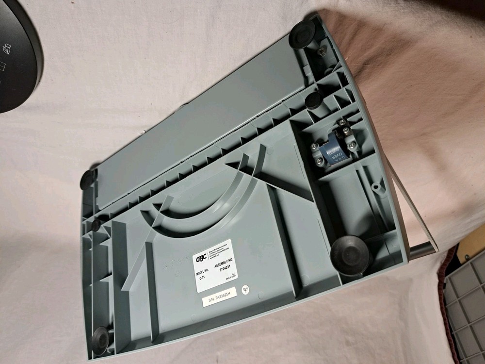 GBC CombBind C75 Personal Presentation Manual Binding System