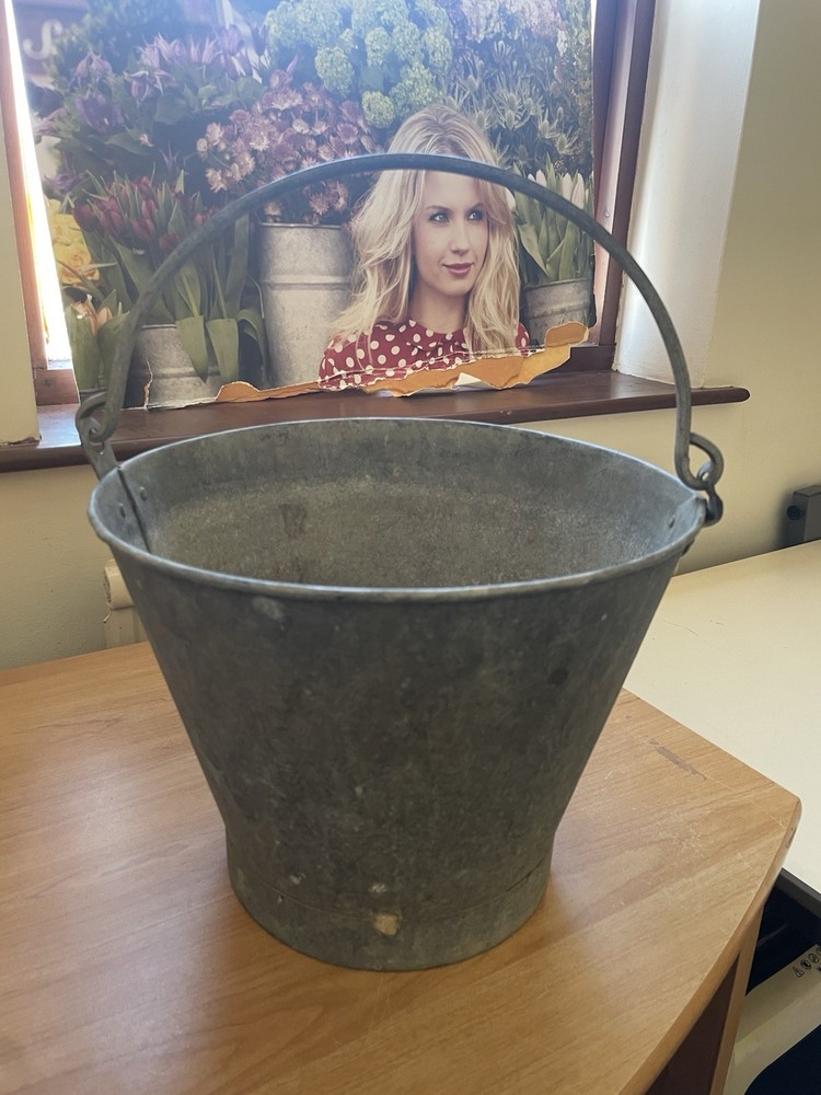 VINTAGE GALVANISED BUCKET