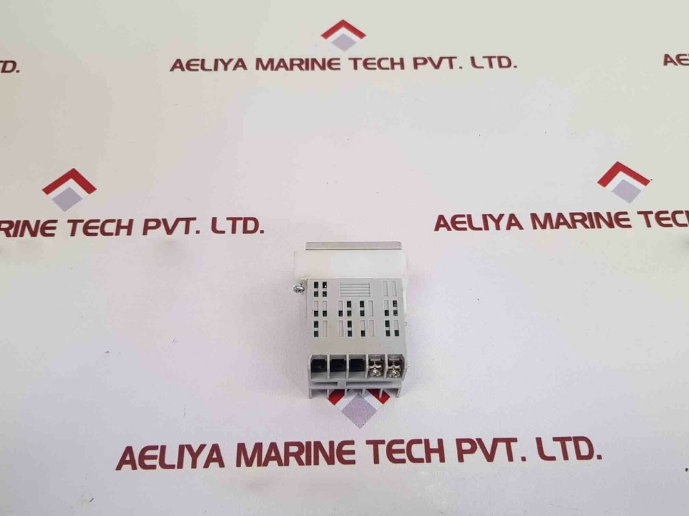 Omron e5csl-qtc temperature controller