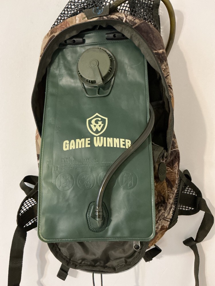 Game Winner camo hiking backpack, small, with 1L hydration pack