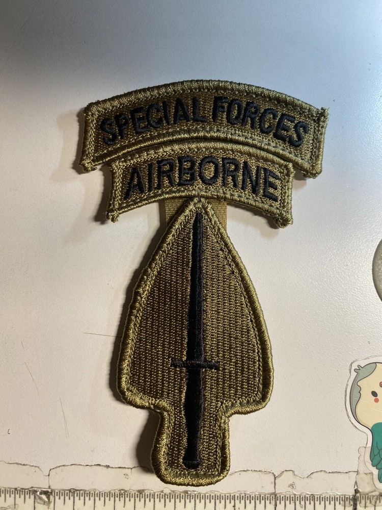 SPECIAL OPERATIONS COMMAND OCP PATCH / Airborne, SF Tab With Hook, USASOC