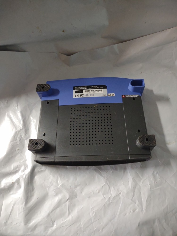 LINKSYS EFAH16W EtherFast 10/100 16-Port Workgroup Hub, No Wires