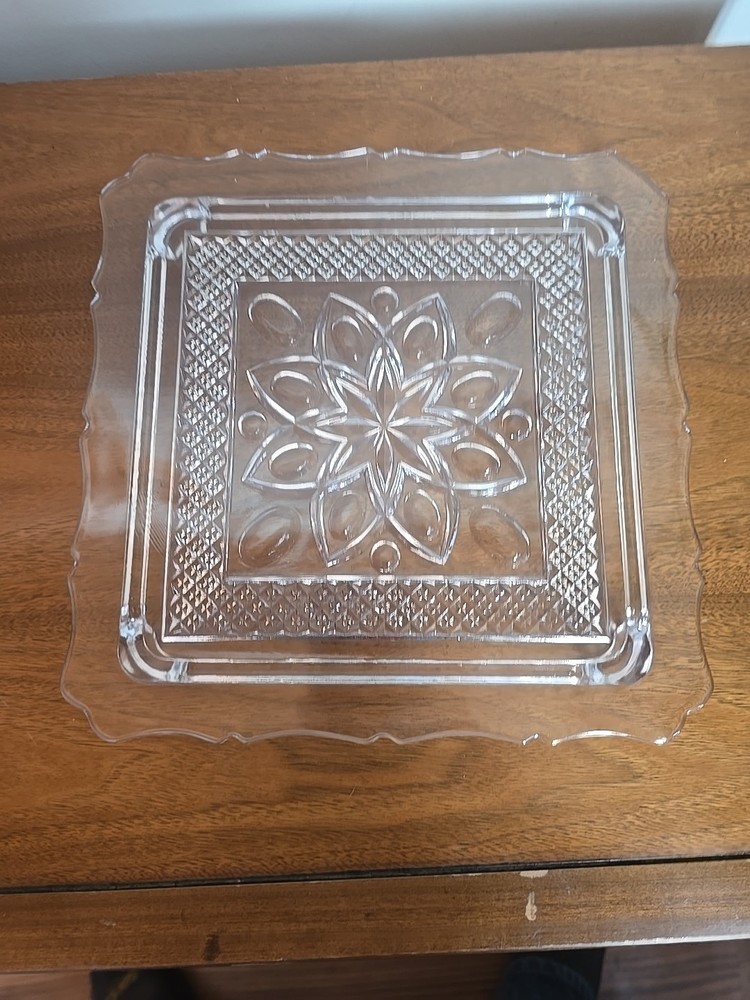 IMPERIAL CAPE COD 10 In SQUARE CAKE PLATE