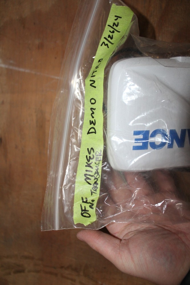 lowrance fish finder