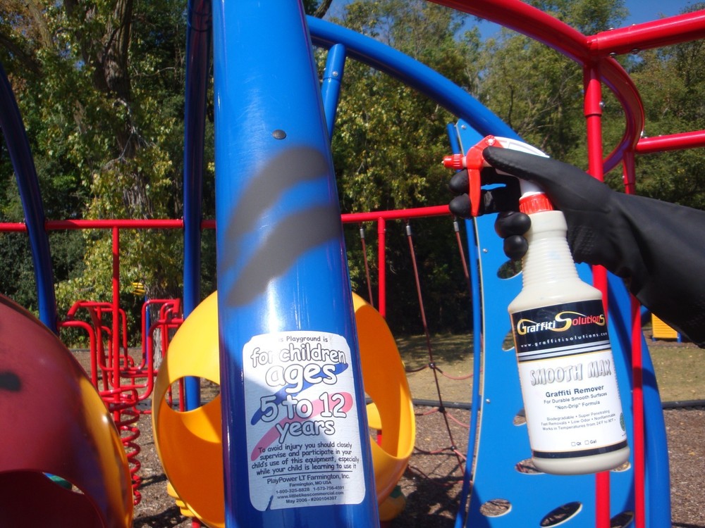 Graffiti Solutions - Smooth Max - For durable smooth surfaces - 1 Gallon