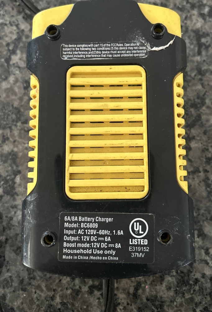 STANLEY BC6809 6/ 8 Amp Automatic Battery Charger No Base