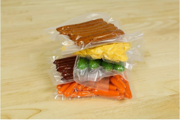 Nesco Space-Saving Vacuum Sealer Machine, Automatic One-Touch Food Sealer...
