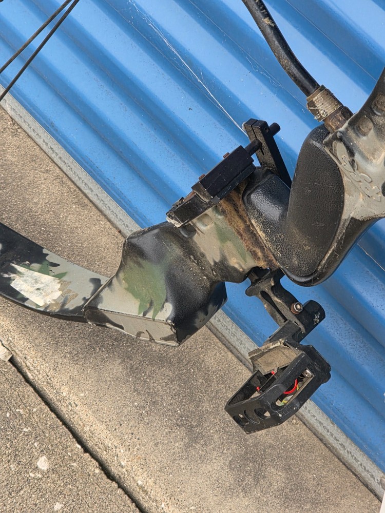 210lbs drew bow camouflage hunting bow