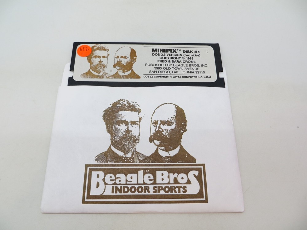APPLE COMPUTER 5.25" Floppy Disk MINIPIX DOS 3.3 Version Beagle Bros disc