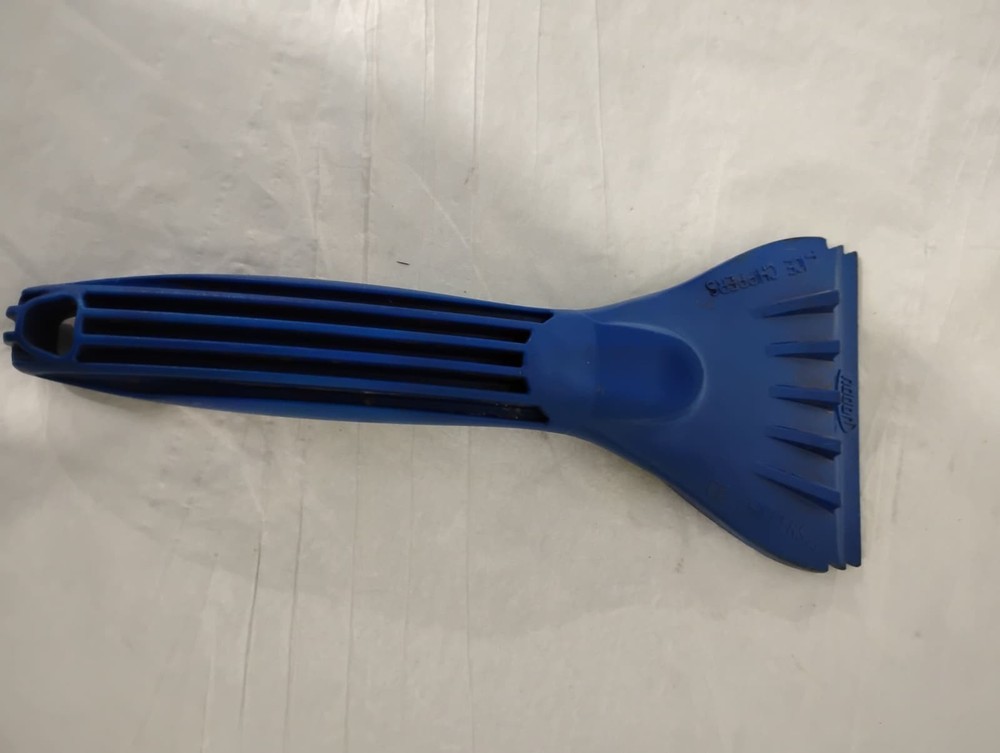 Subzero 10 Inch Bear Claw Ice Scraper for Windshield & Windows (16721)