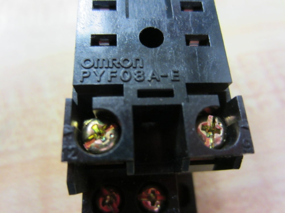 Omron PYF08A-E Relay Socket (Pack of 5)