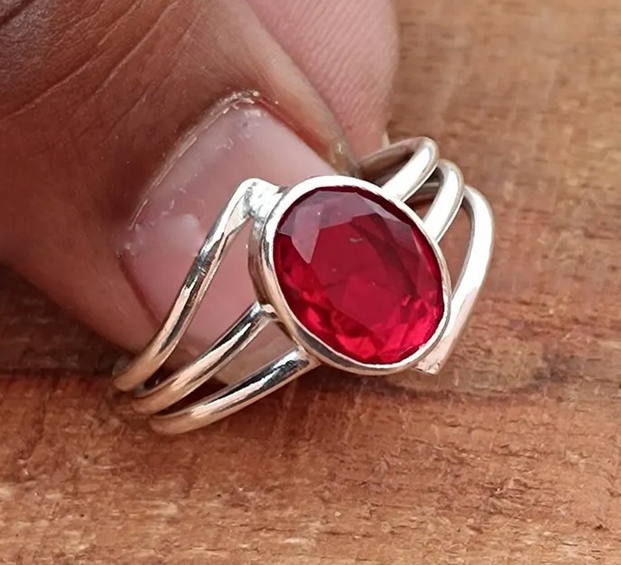 Solid 925 Sterling Silver Natural Red Gemstone Oval Multi-Split Shank Band Ring