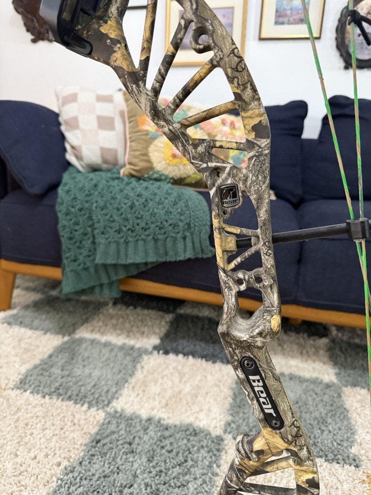Bear archery Approach HC Compound Bow – RH – 60lb