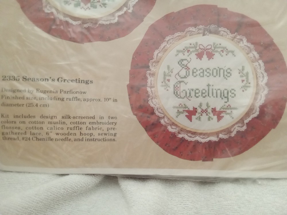 The Creative Circle 2335 Season's Greetings