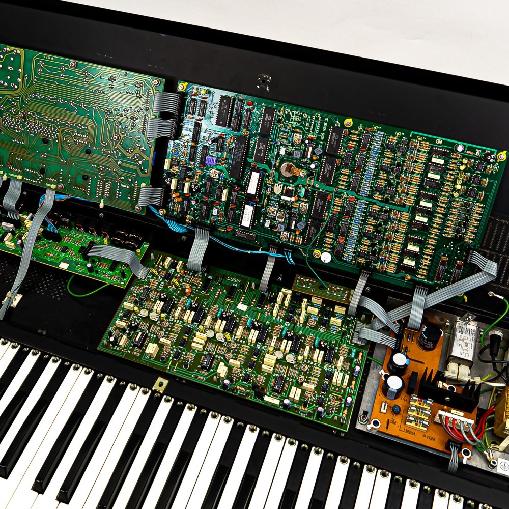 LEM Crumar Bit-99 w/ Tauntek Firmware – Non-Functioning Project Synth w/ Upgrade