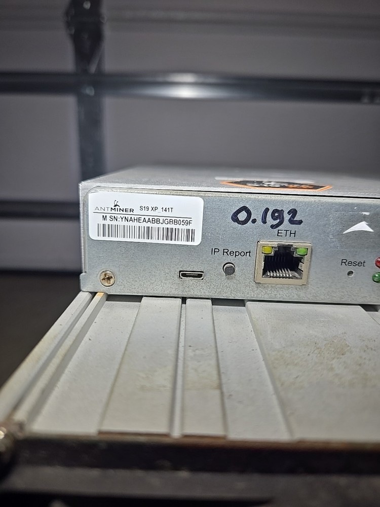 Bitmain Antminer S19 XP 141TH/s Bitcoin Miner SHA-256 ASIC BTC BCH