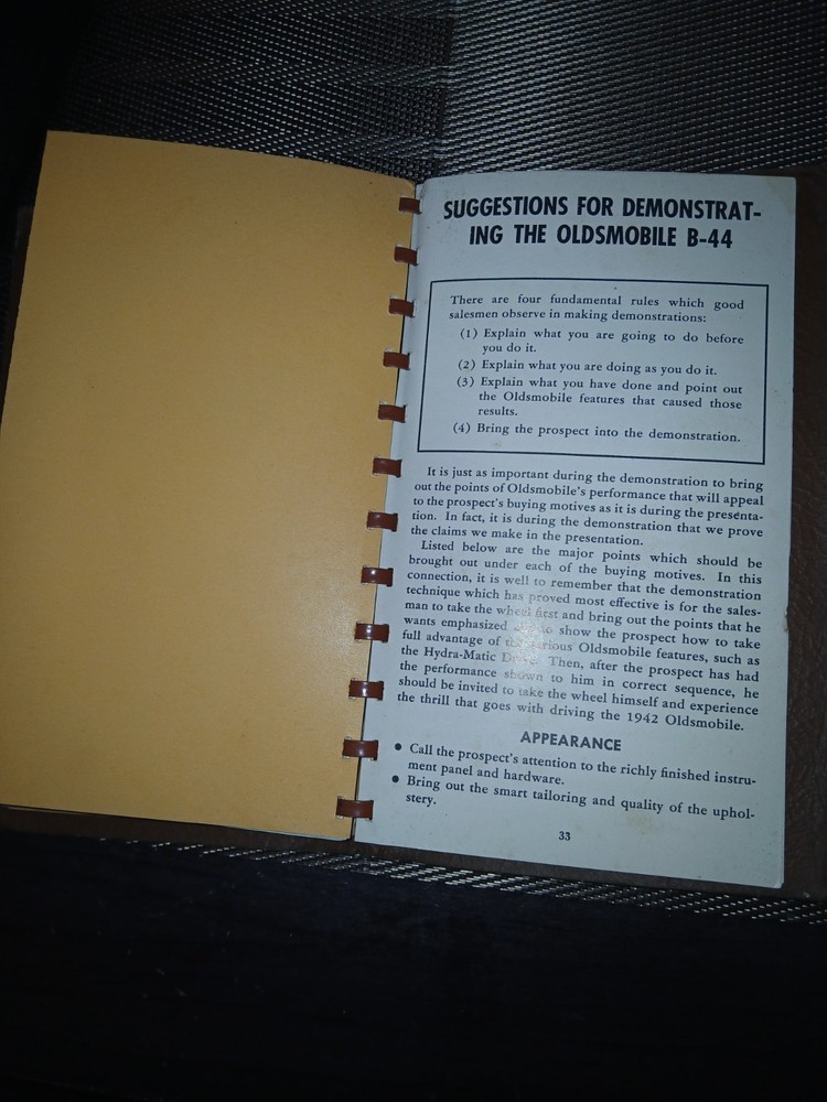 1942 Oldsmobile Reference Book "It's Quality Built to Last"