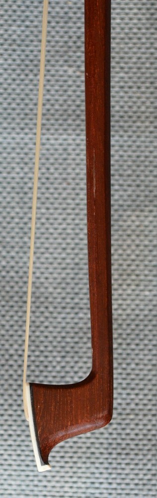 Good octagonal Viola Bow unbranded, 62g