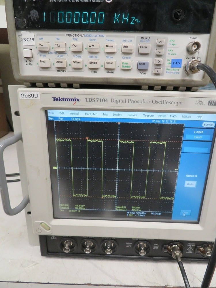 Agilent 33120A 15 Mhz Function/ Arbitrary Waveform Generator NG19
