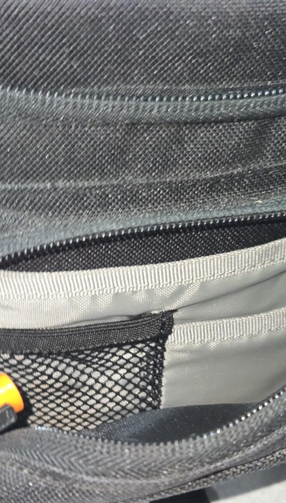 Lowepro EX 120 Camera Bag Black READ