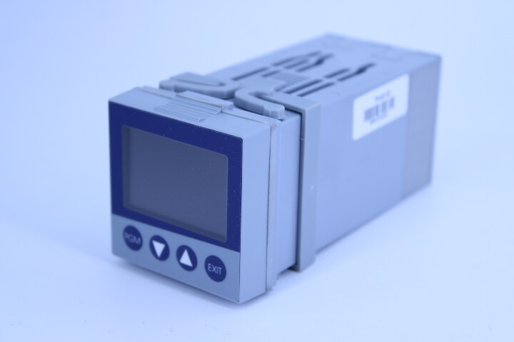 JUMO Temperature Controller 703041/181-000-25/000