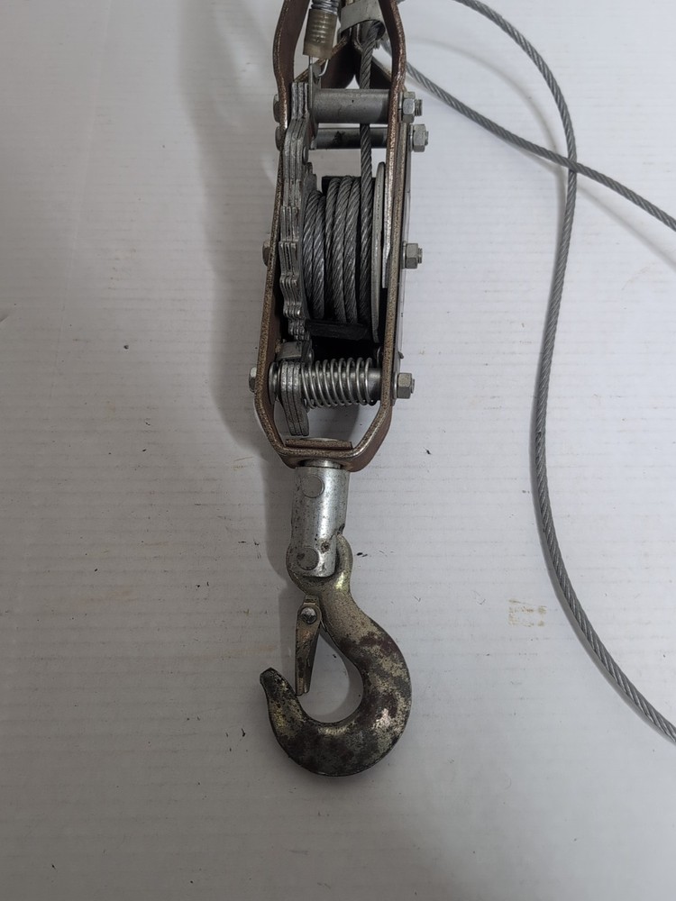 Mini Hand Puller Heavy Duty Winch Pull Hoist Come Along Cable 2 Hooks