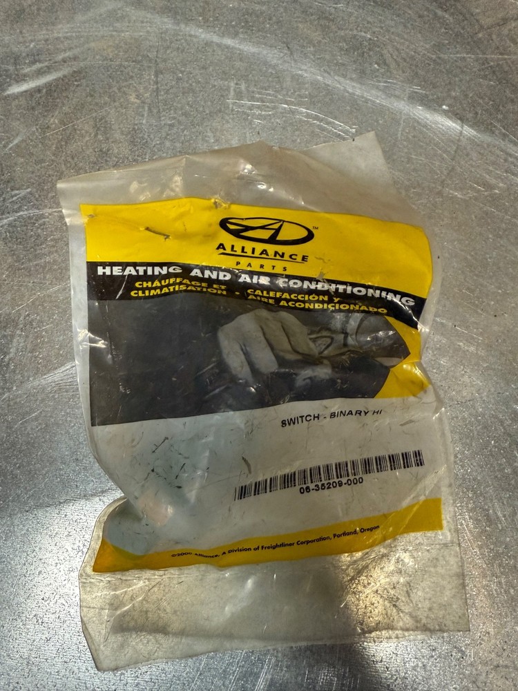 alliance freightliner 06 35209 000 binary switch new