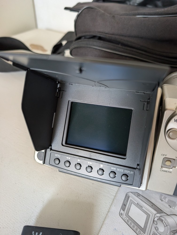 Sharp Viewcam VL-E630S camcorder Video recorder with extras– Tested working