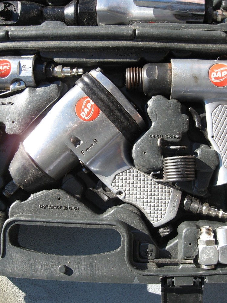 DeVilbiss DAPC Pneumatic Tool Kit ATK70, Impact, Grinder, Ratchet, Chisel,Duster